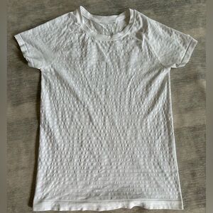 Athleta White Textured Short Sleeve Tee